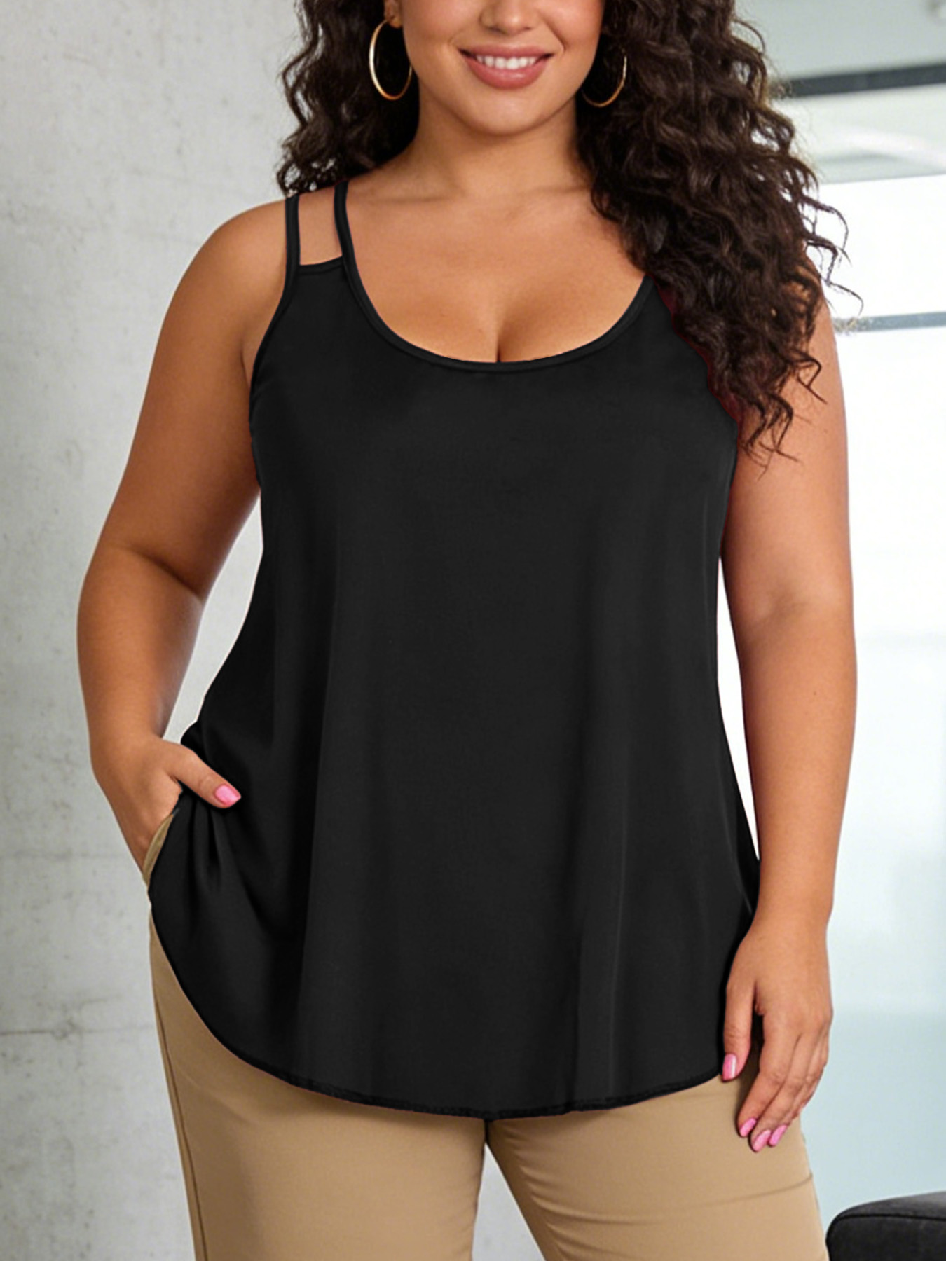 V Neck Cami Top - Damski top na ramiączkach spaghetti plus