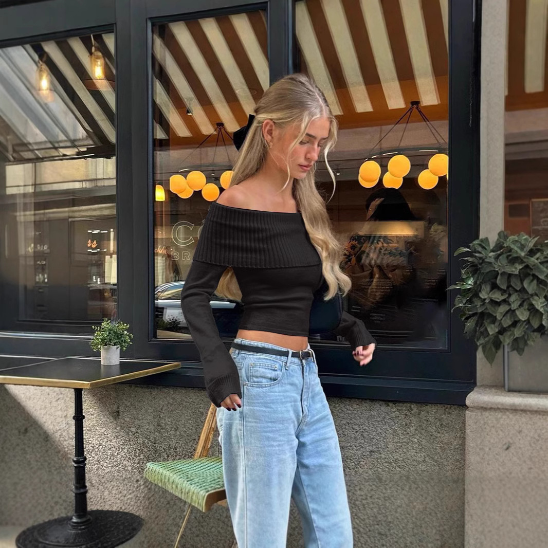 Moda uliczna: top z odkrytymi  – Women'S Fashion Winter 2026 recenzja i cena